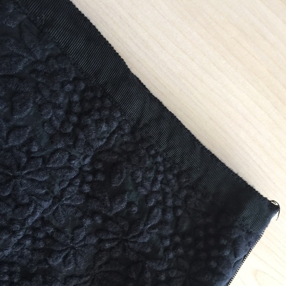 ✨Embroidered short shorts by Forever 21 - Size M✨ - Picture 4 of 5